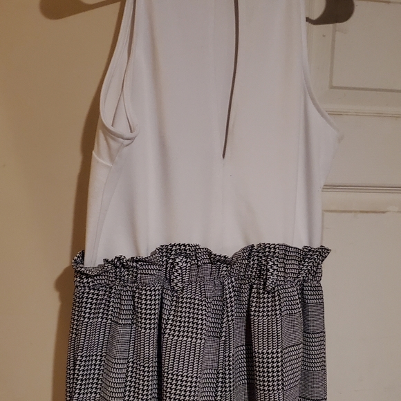 J for Justify jumper sz L. Cream/ black.  Cute style can belt( loops) or not. Lt - Picture 3 of 4